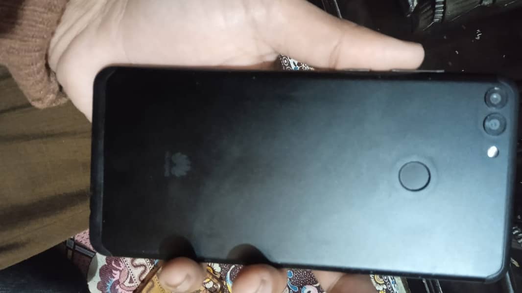 Huawei y9 2018 4/128 5