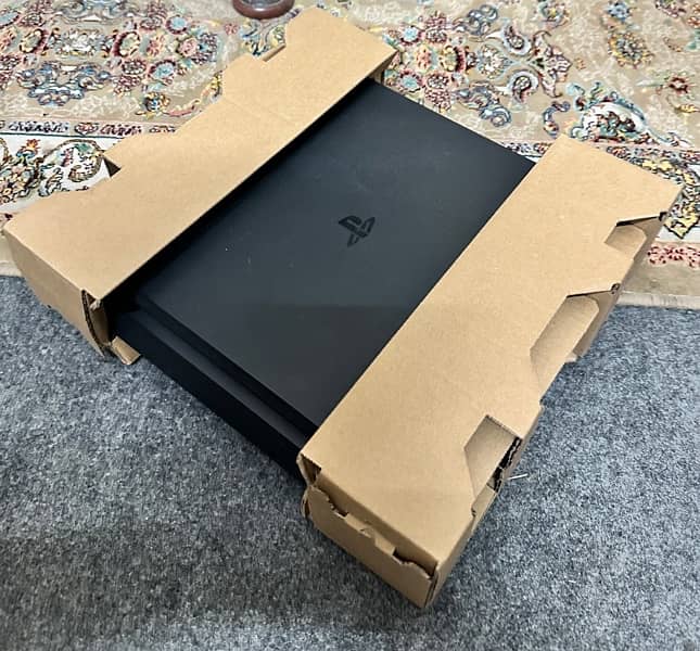 PS4 Slim 4