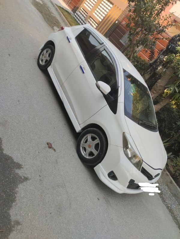 Toyota Vitz 2011-2014(white colour) 7