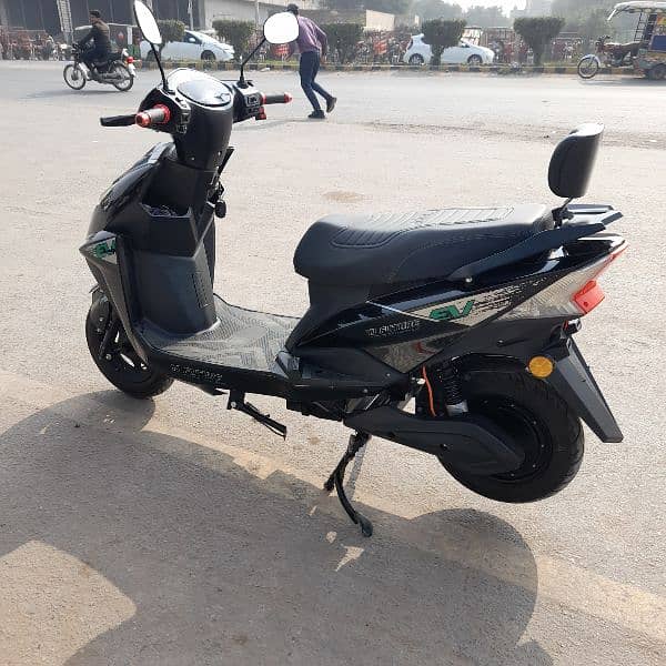 electric scooty bike in best working condition 5