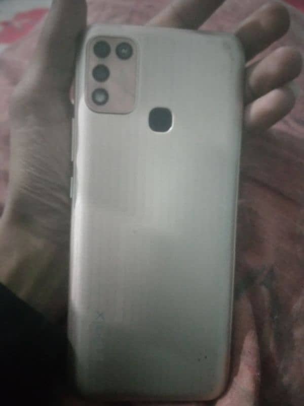 Infinix hot 11play 6 gb 64 gb Condition good Only mobile 2