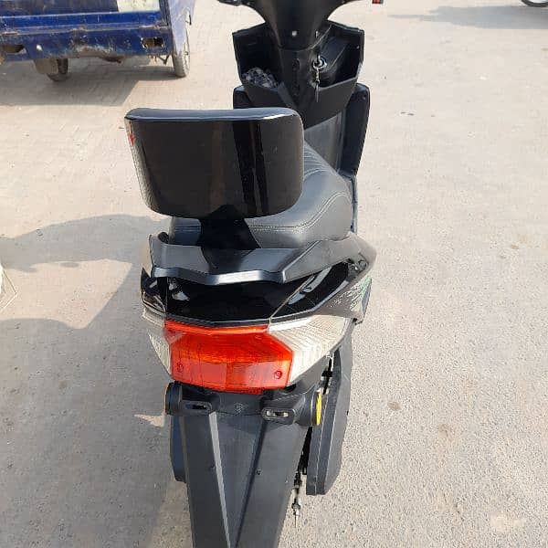 electric scooty bike in best working condition 3