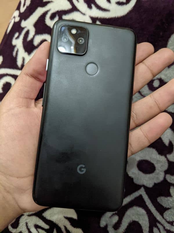 Google pixel 4a 5g with screen air pods 0