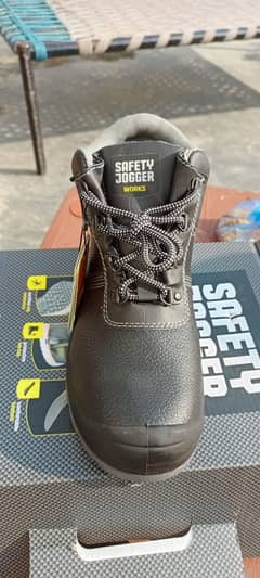 safety shoes