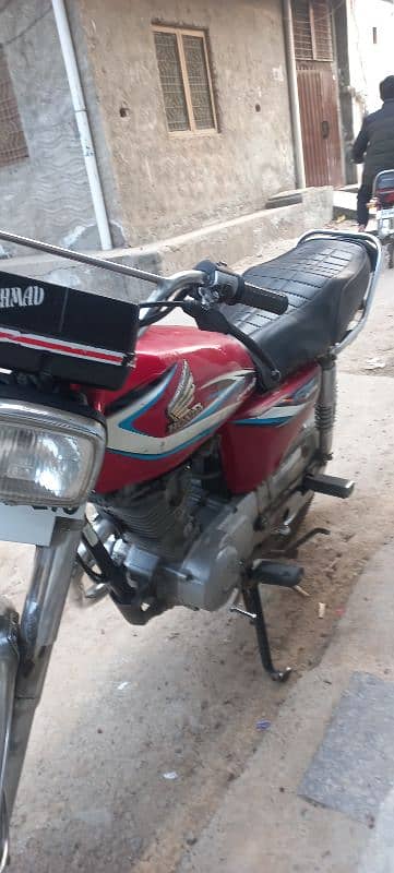 Honda 125 15 Model  All ok 7