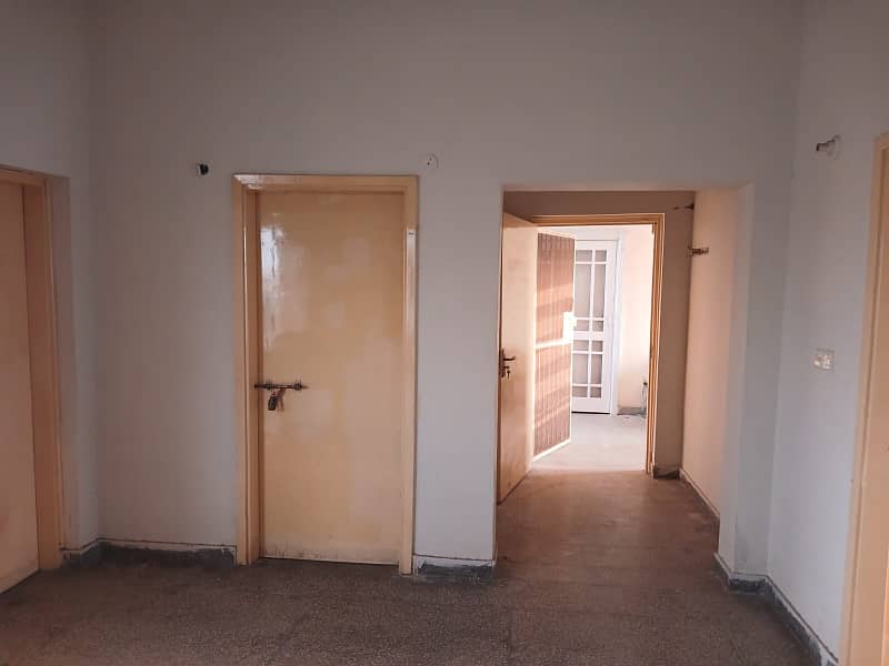 D Type 900 sq ft Flat for sale in G11/3 3rd Floor 0