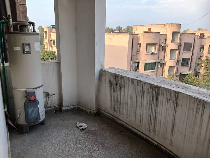 D Type 900 sq ft Flat for sale in G11/3 3rd Floor 2