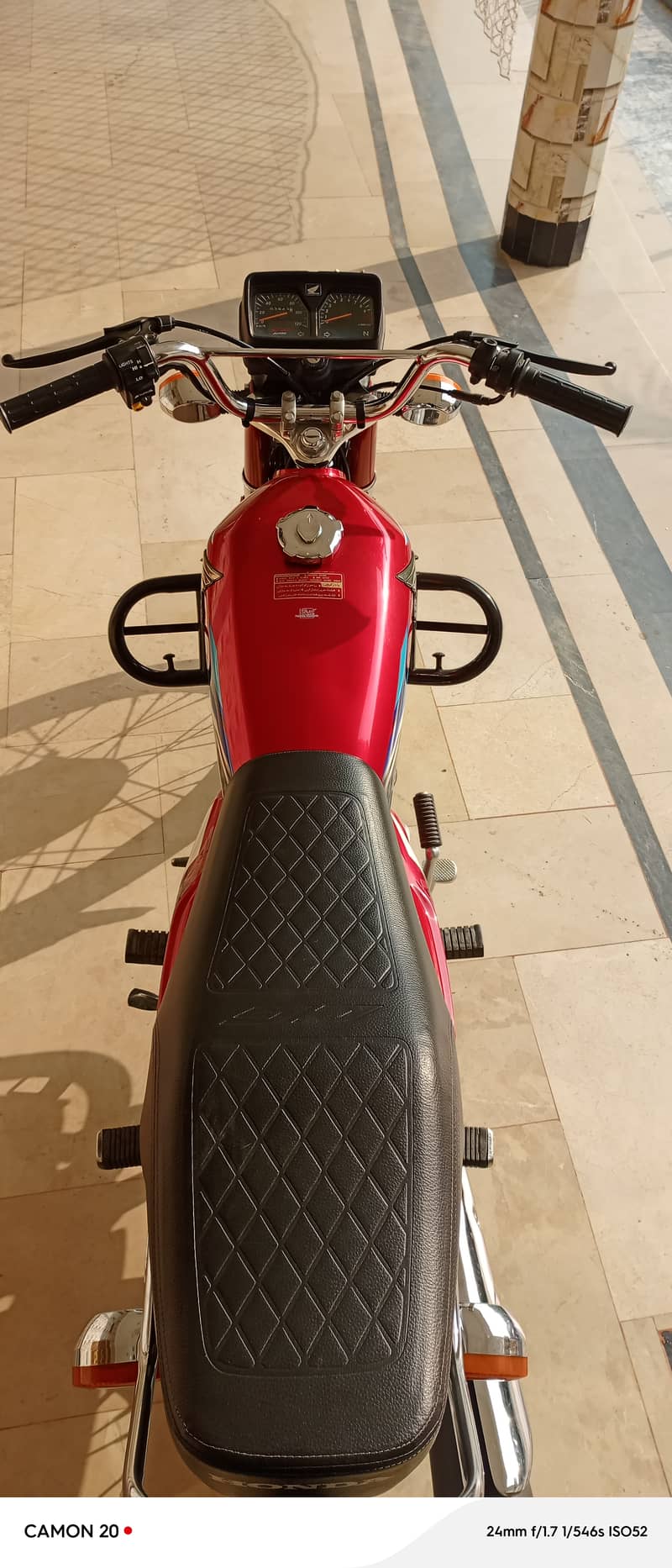 Honda125 model 2024. km3900 red color one hand use total documents ok 5