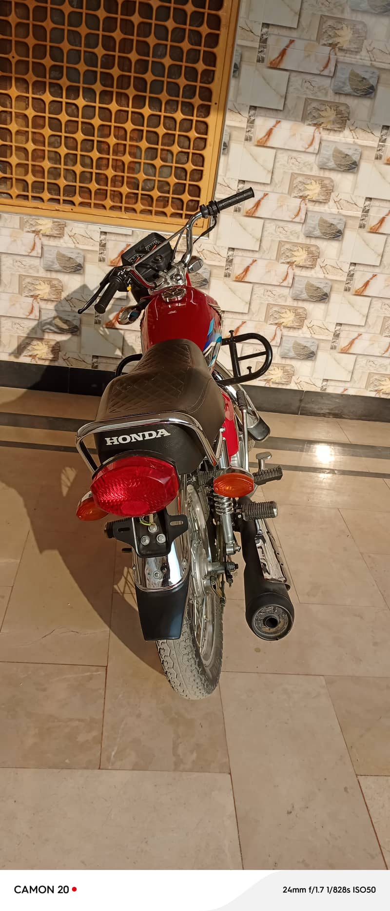 Honda125 model 2024. km3900 red color one hand use total documents ok 6