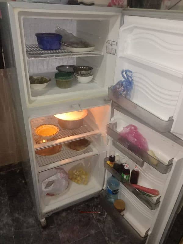 Dawlance fridge very good condition 2