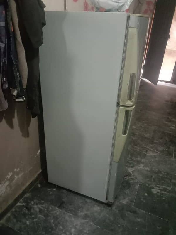 Dawlance fridge very good condition 3