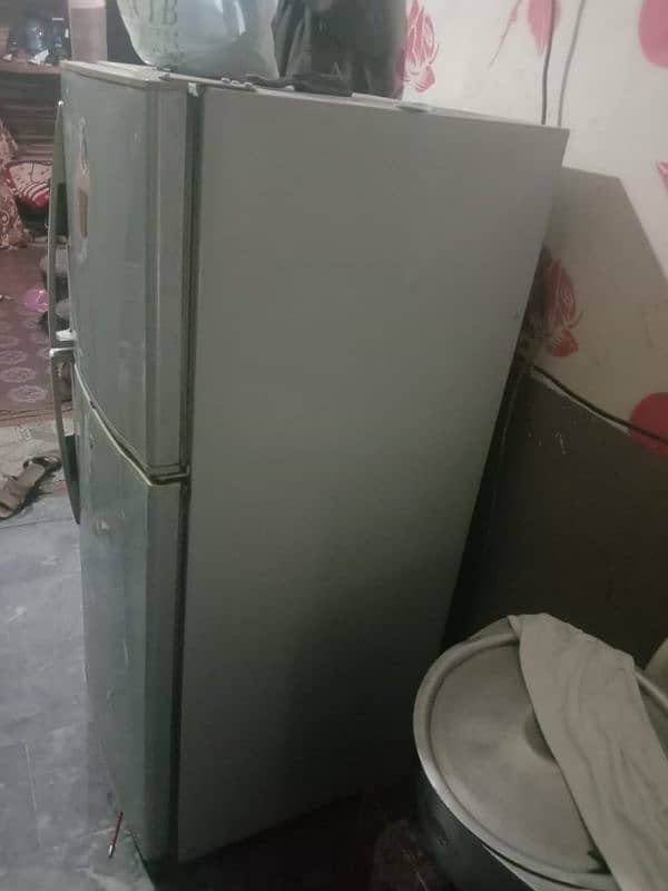 Dawlance fridge very good condition 4