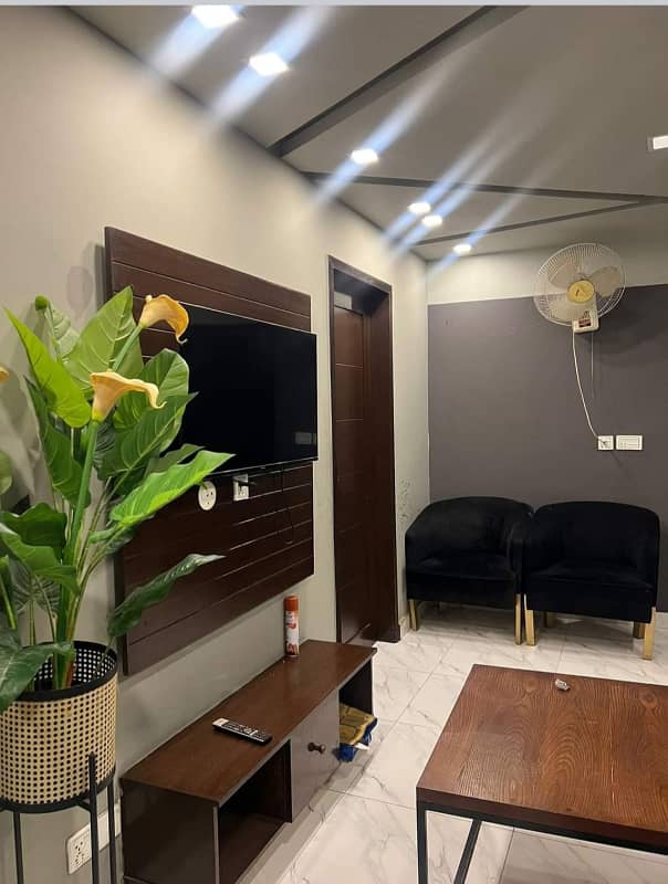 1 Bedroom VIP Full furnish flat per day available in Bahria town Lahore 4