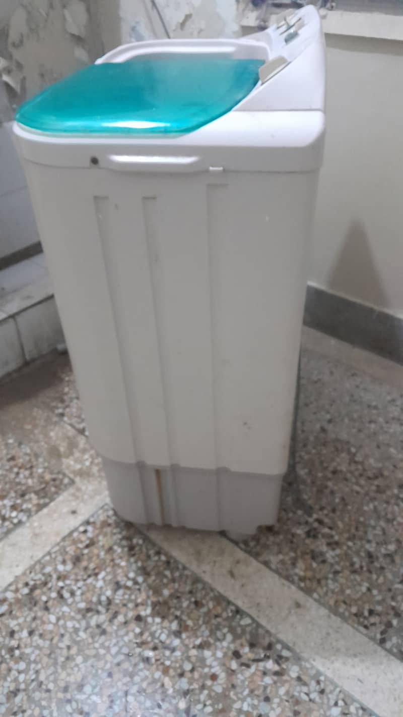 Haier washing machine 8 KG for sale 03139200048 2