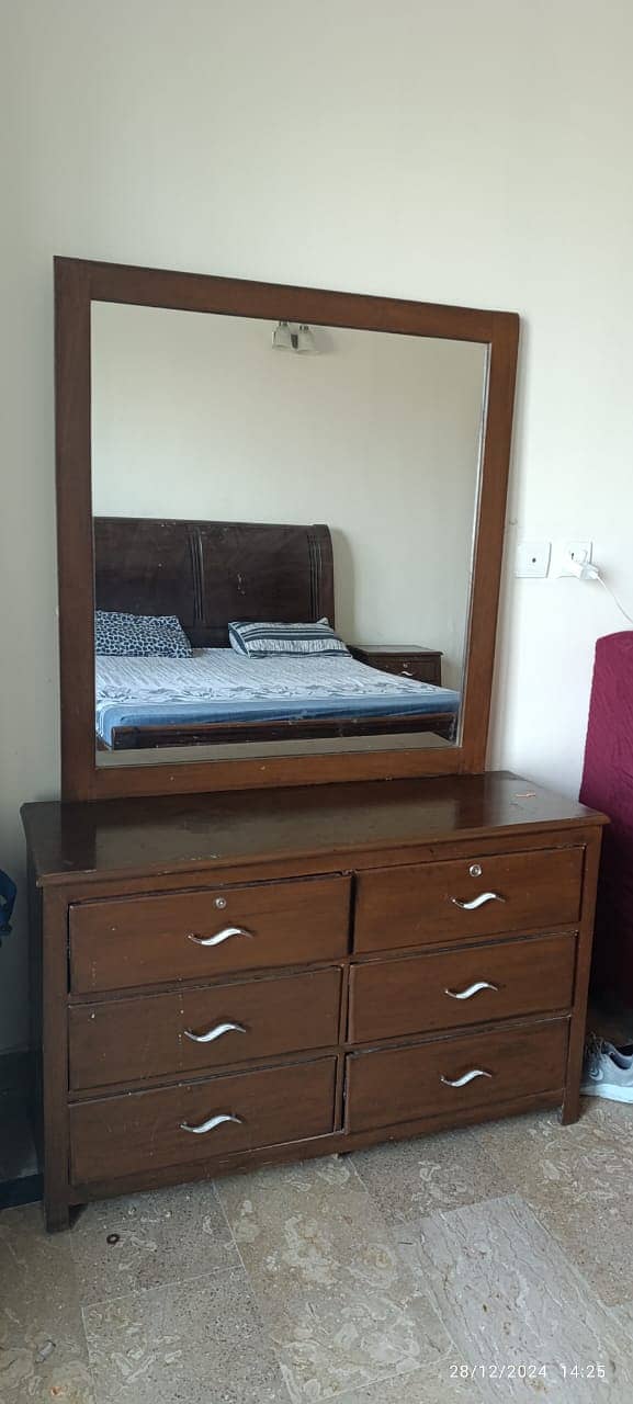 Bed+2 Side tables+ Dressing table 1