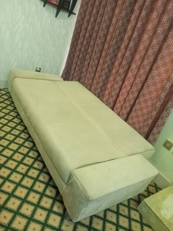 Premium quality sofa/bed for sale 0