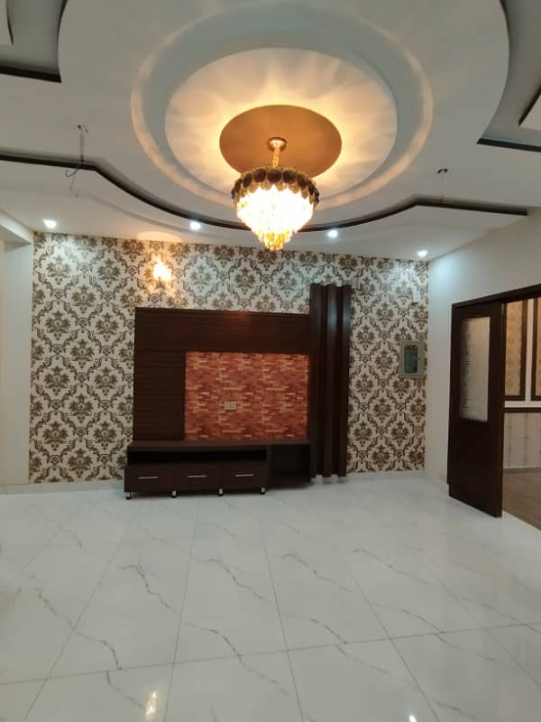 10 MARLA BRAND NEW HOUSE FOR SALE IN NASHEMAN E IQBAL PHASE 1 14