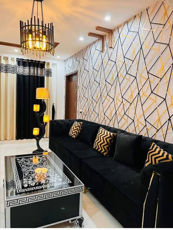 1 Bedroom VIP Full furnish flat per day available in Bahria town Lahore 0