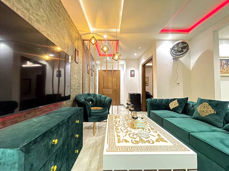 1 Bedroom VIP Full furnish flat per day available in Bahria town Lahore 6