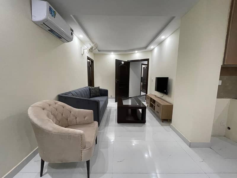 1 Bedroom VIP Full furnish flat per day available in Bahria town Lahore 3