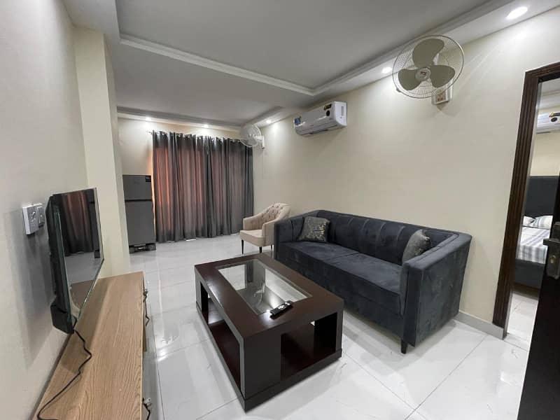 1 Bedroom VIP Full furnish flat per day available in Bahria town Lahore 5