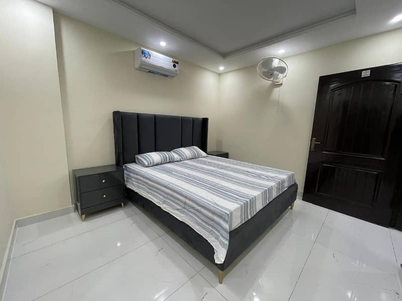 1 Bedroom VIP Full furnish flat per day available in Bahria town Lahore 6