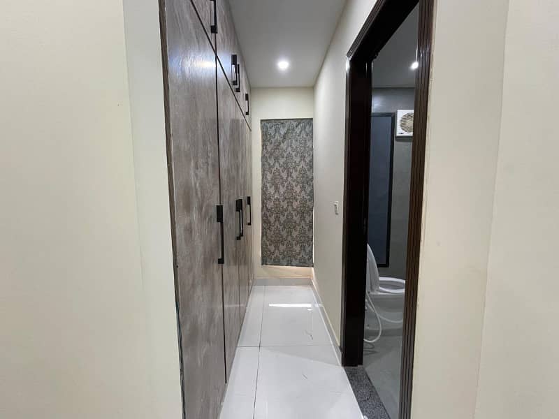 1 Bedroom VIP Full furnish flat per day available in Bahria town Lahore 7