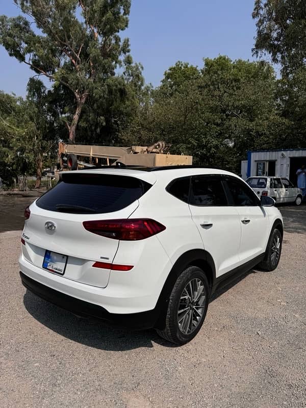 Hyundai tucson AWD A\T Ultimate 2022 1