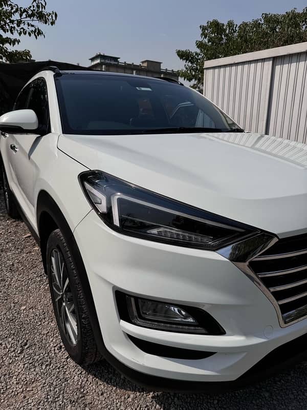 Hyundai tucson AWD A\T Ultimate 2022 13