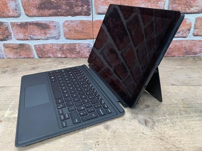 Dell Latitude 5285 - i3 7th Gen - Touch Screen 2 in 1  -  10/10 Laptop 4