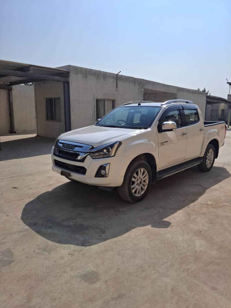 Isuzu D-Max V-Cross Automatic 3.0 2022 3