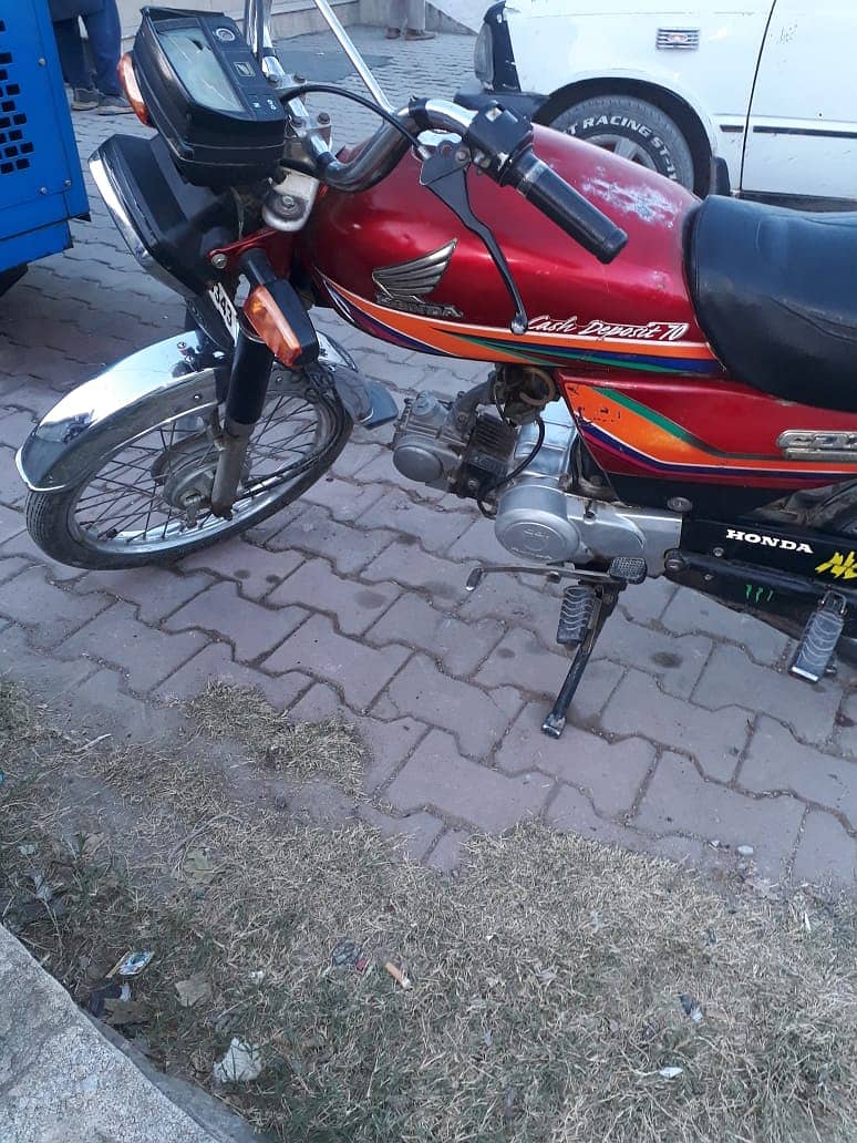 Honda CD 70 2012 Model Lahore number 1