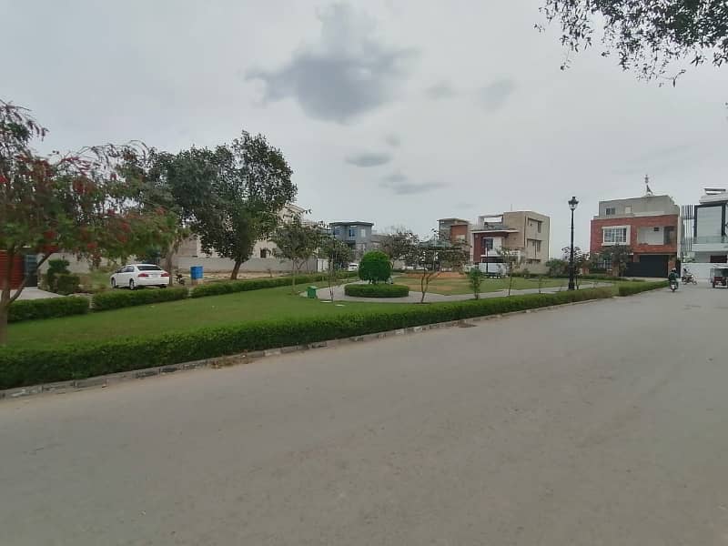 Bahria Orchard Lhr 10 Marla Plot For Sale 0