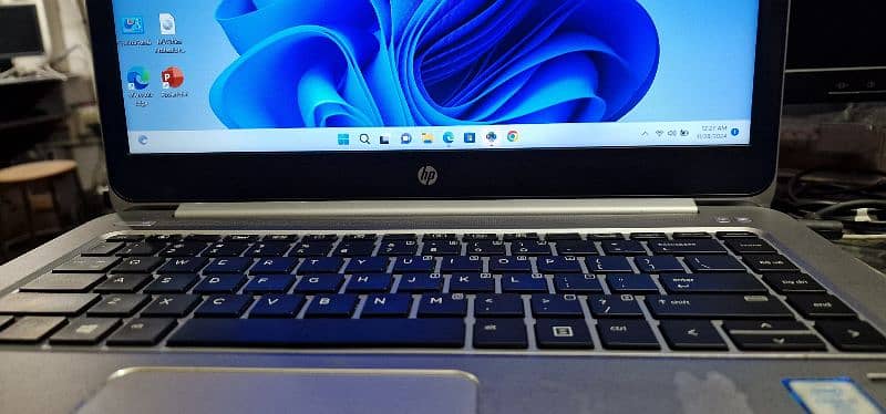 HP I7-6TH GEN 1040 G3 FOLIO 8gb ram 256gb ssd fast 8