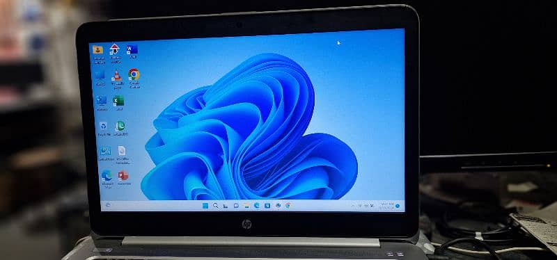 HP I7-6TH GEN 1040 G3 FOLIO 8gb ram 256gb ssd fast 9