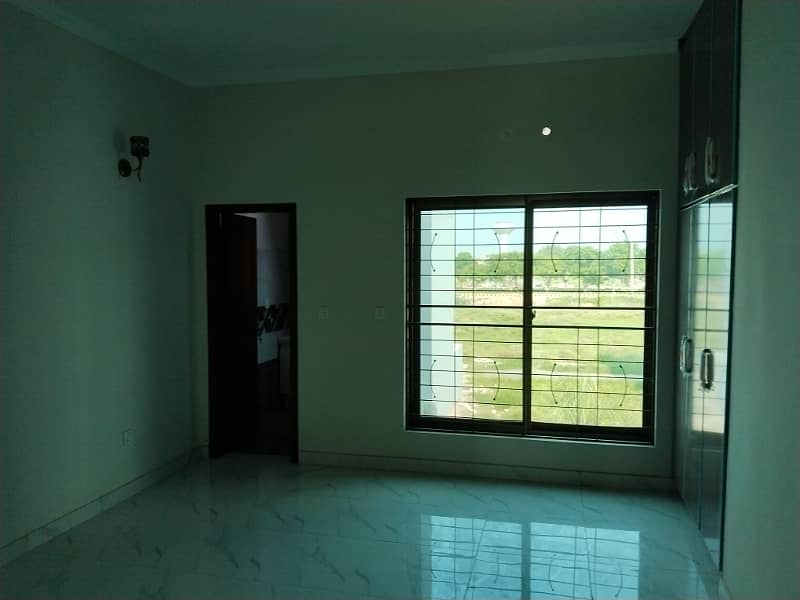 LDA Avenue 1 lhr. 10 Marla newly house for sale 3