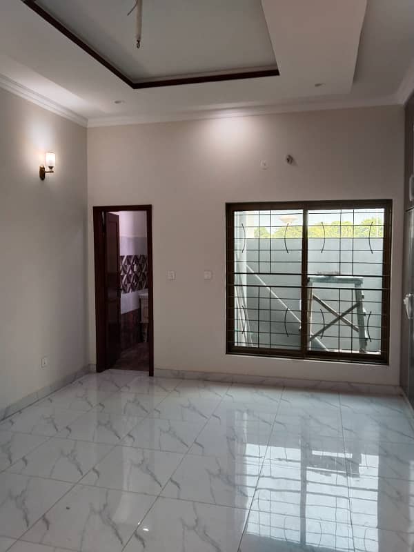 LDA Avenue 1 lhr. 10 Marla newly house for sale 21