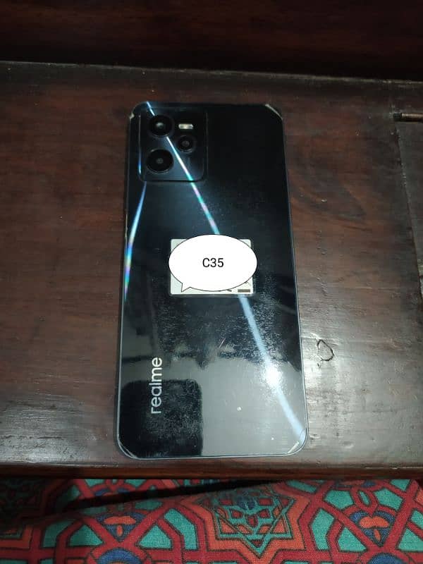 Realme C35 1