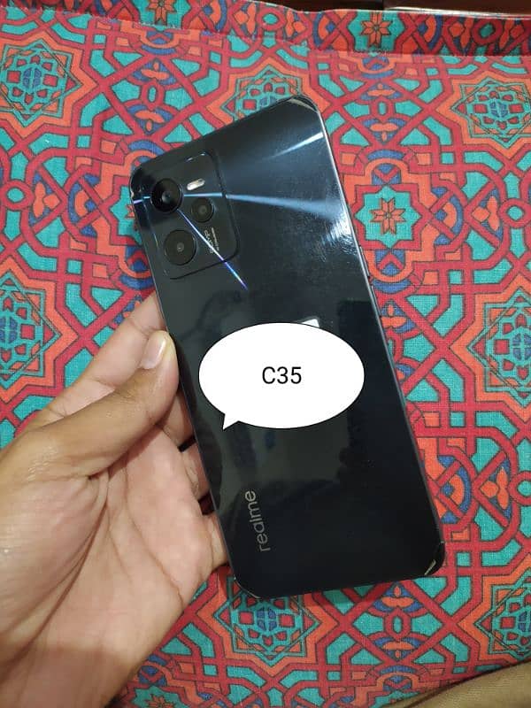 Realme C35 3