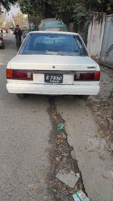 Nissan Sunny 1989 11