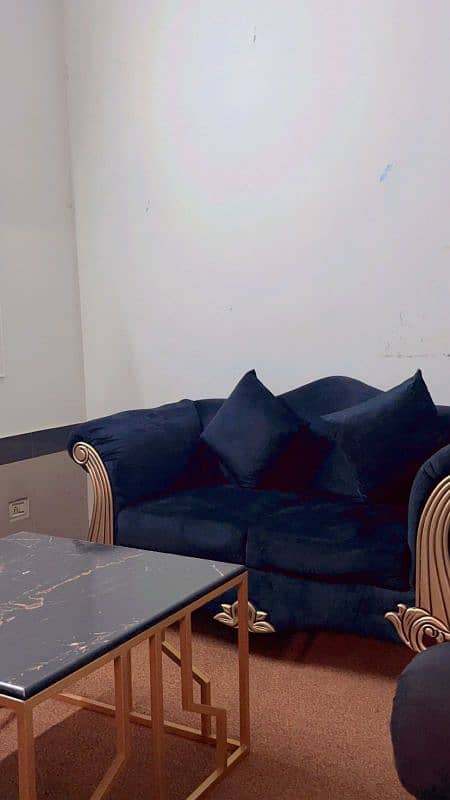 brand new sofa set 5 seater for sell with table 4