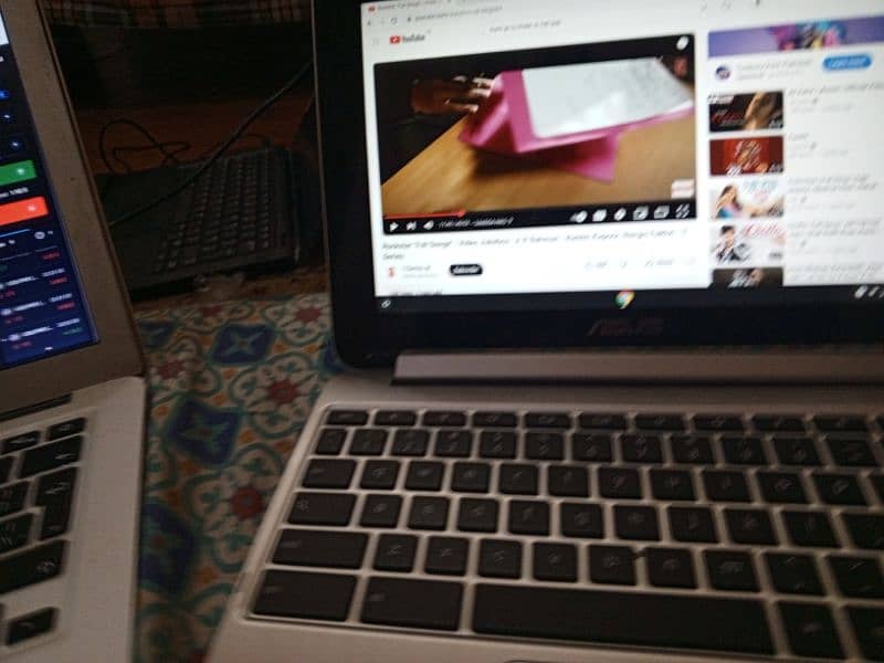 ASUS 360 Chromebook Touchscreen 7