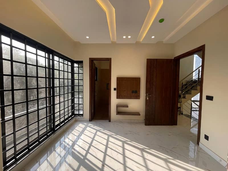 5 MARLA BRAND NEW HOUSE FOR SALE IN DHA RAHBAR BLOCK M 35