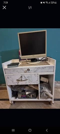 Computer table