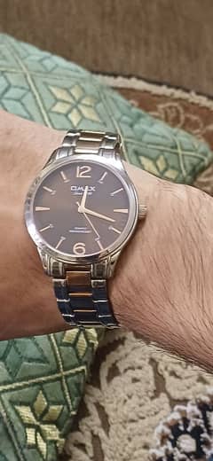 Omax Gold-Plated Analog Watch - Like New"