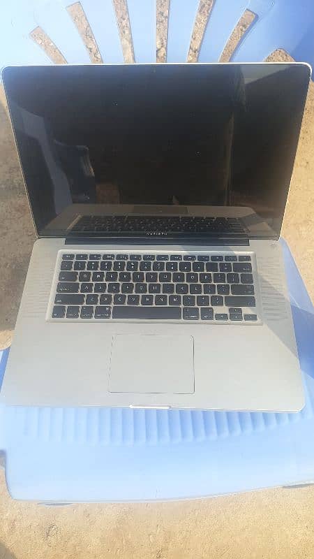 MacBook pro core i7 8gb ram 512gb ssd 0