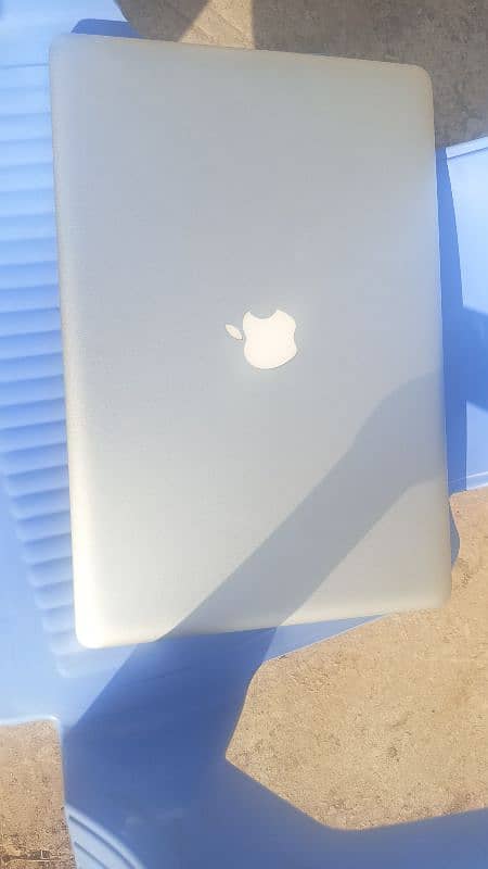 MacBook pro core i7 8gb ram 512gb ssd 1