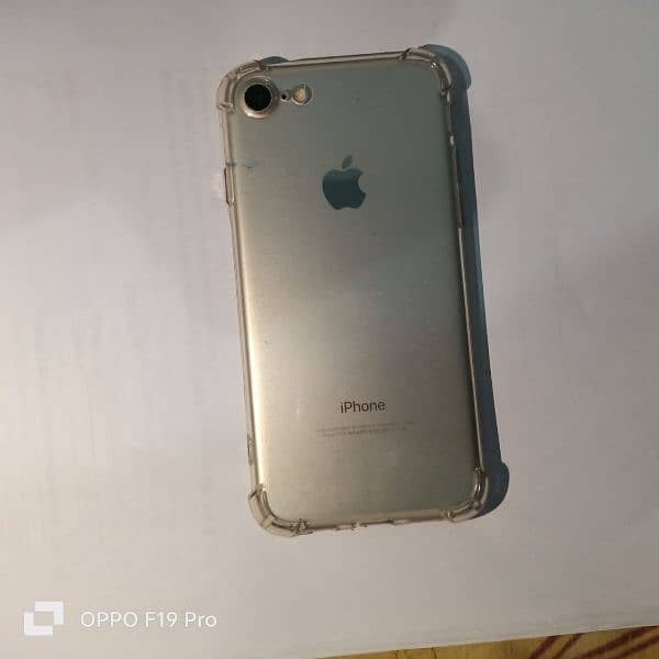 iPhone 7 Non PTA 32Gb    8.5/10 condition 5