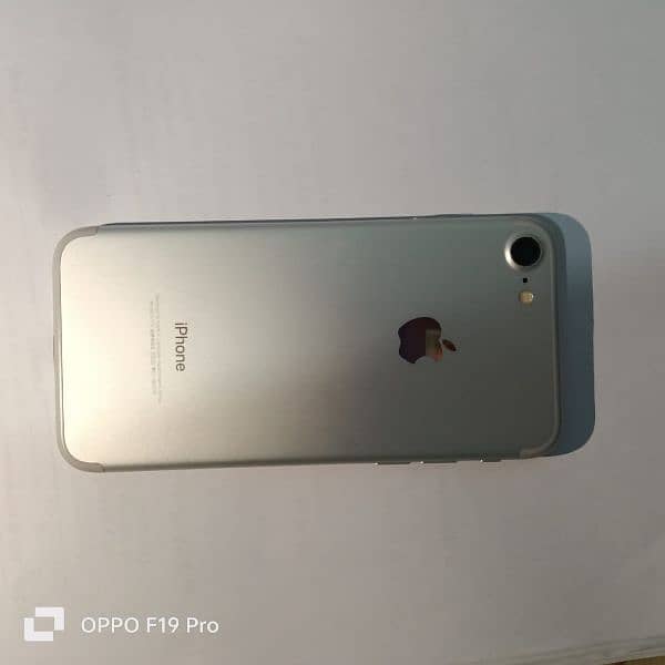 iPhone 7 Non PTA 32Gb    8.5/10 condition 12