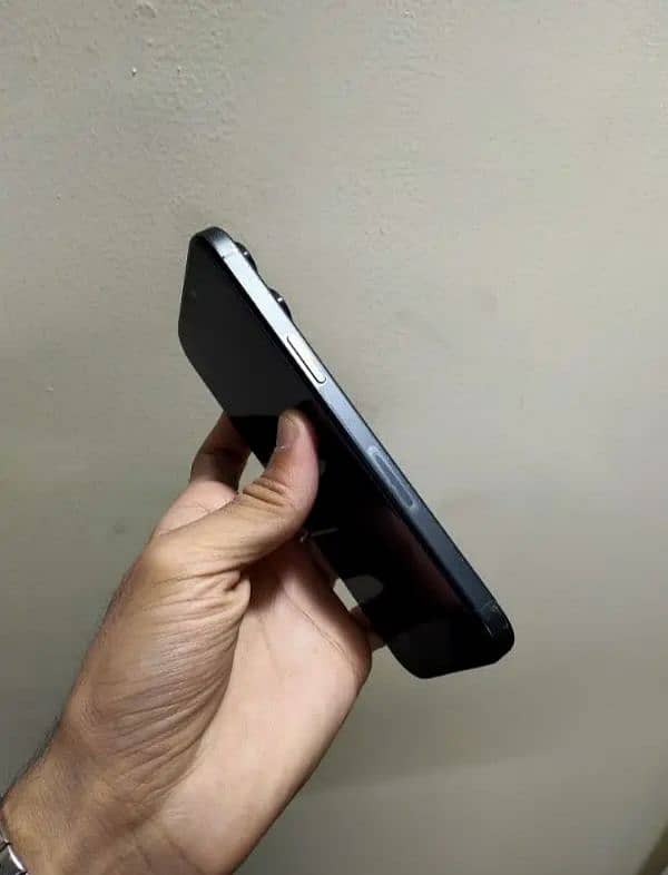 Iphone 15 pro max 512 GB Black 3